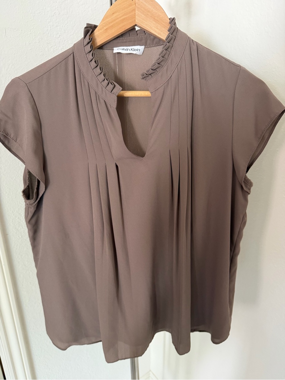 Calvin Klein Taupe Pleated Cap Sleeve Blouse with Ruffle Collar